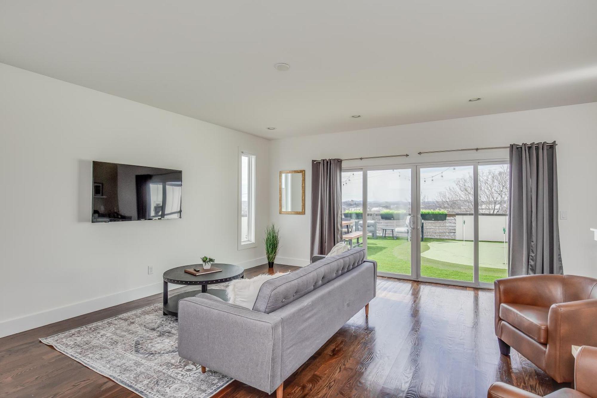 Whiskey House With Rooftop Golf, City Views! 8Min To Downtown! Sleeps 9! Nashville Exterior photo